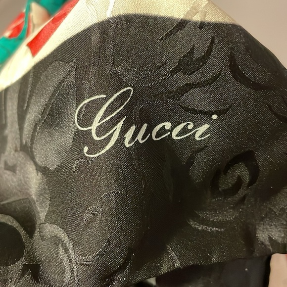 Gucci Vintage Floral Black Border Silk Square Scarf - Picture 5 of 16